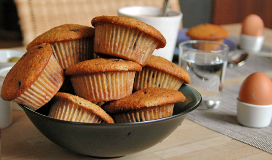 Kokosmuffins mit Kirschfüllung
