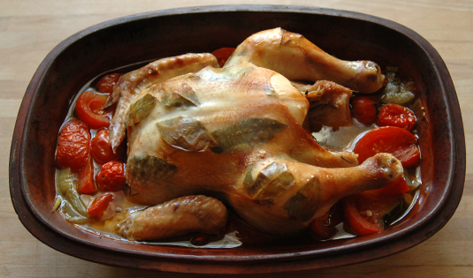 Mediteranes Hendl aus dem Römertopf