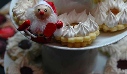 Mürbteigringerln mit Schneehaube