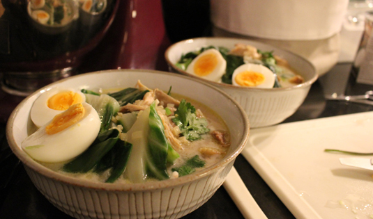 Thailändische Hühnersuppe