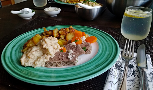 Tafelspitz mit Bratkartoffeln und Semmelkren Tafelspitz mit Bratkartoffeln und Semmelkren